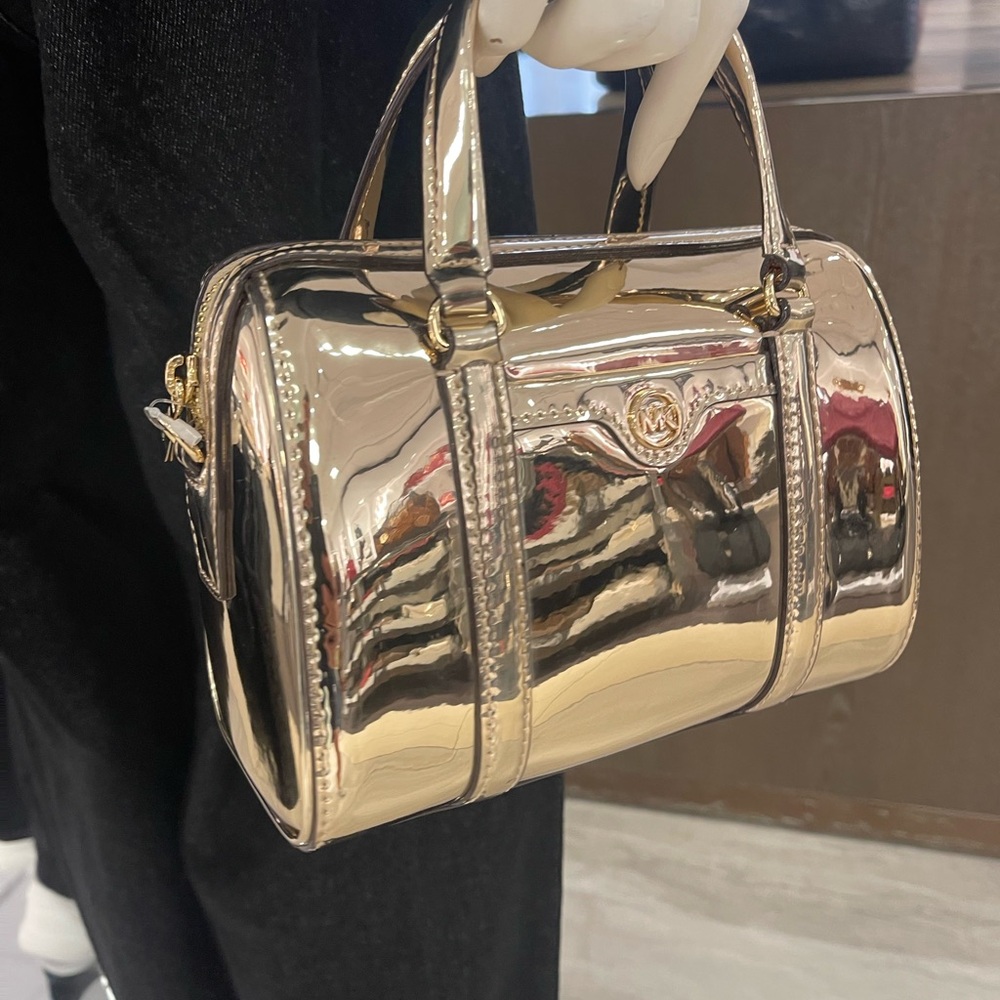 MICHAEL KORS Jet Set Small Metallic Convertible Crossbody Duffle Xbody
Pale Gold - Picture 14 of 16
